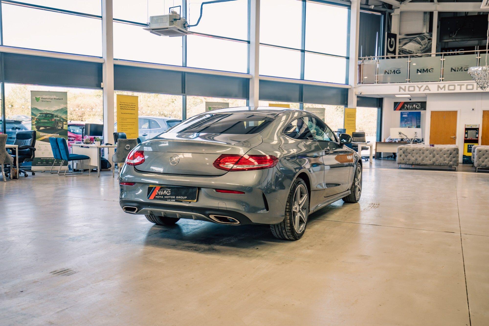 Mercedes-Benz C-Class view 24