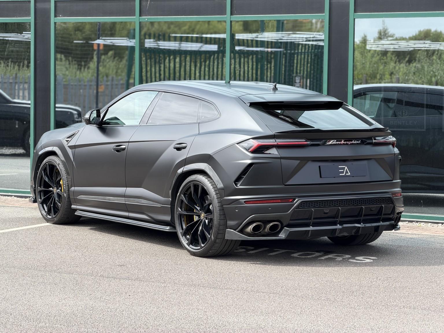 Lamborghini Urus view 21