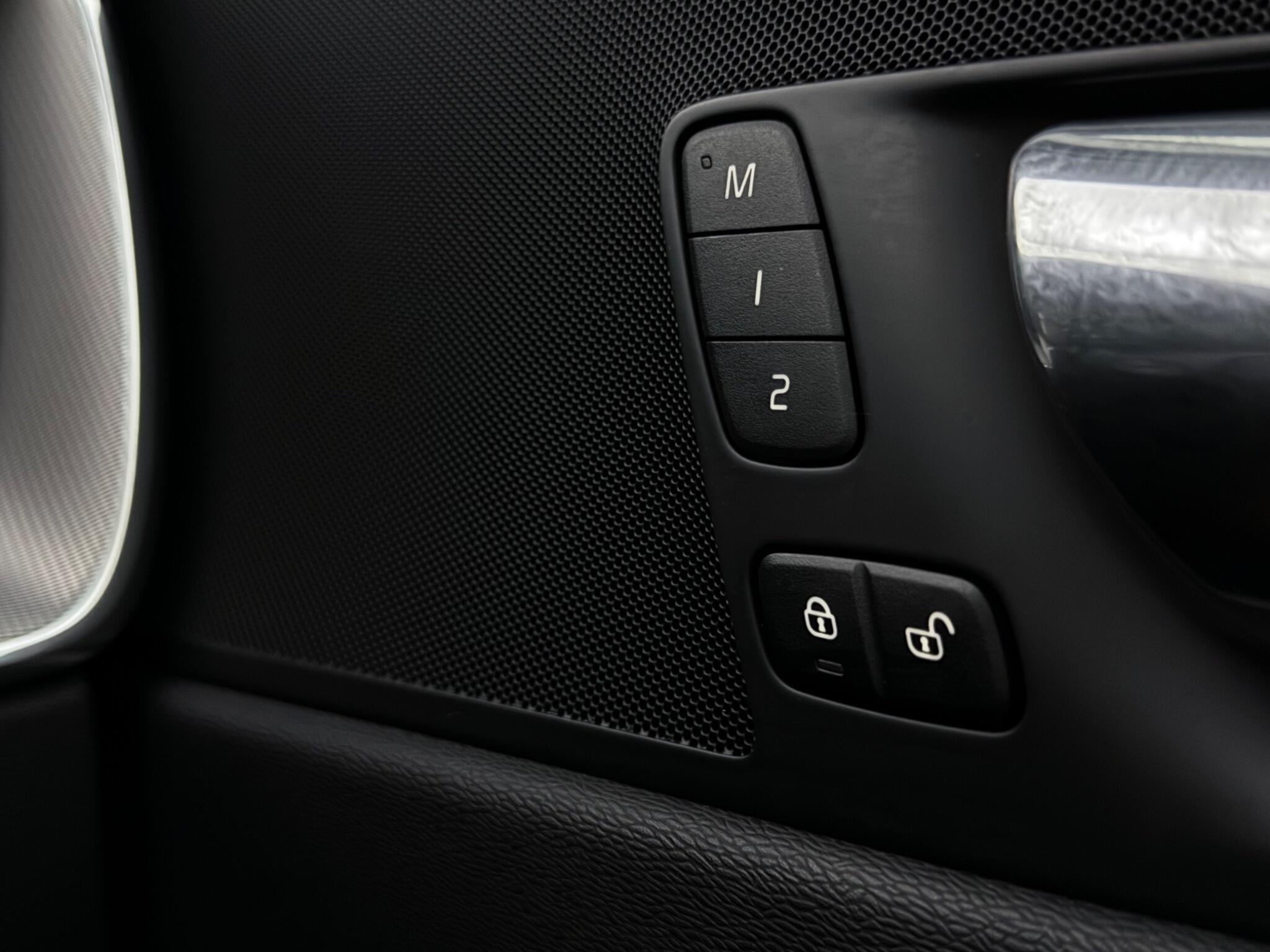 Volvo XC60 view 21