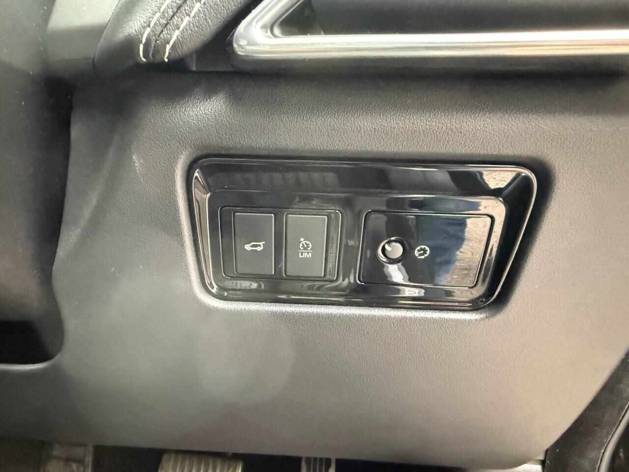 Jaguar F-Pace view 31