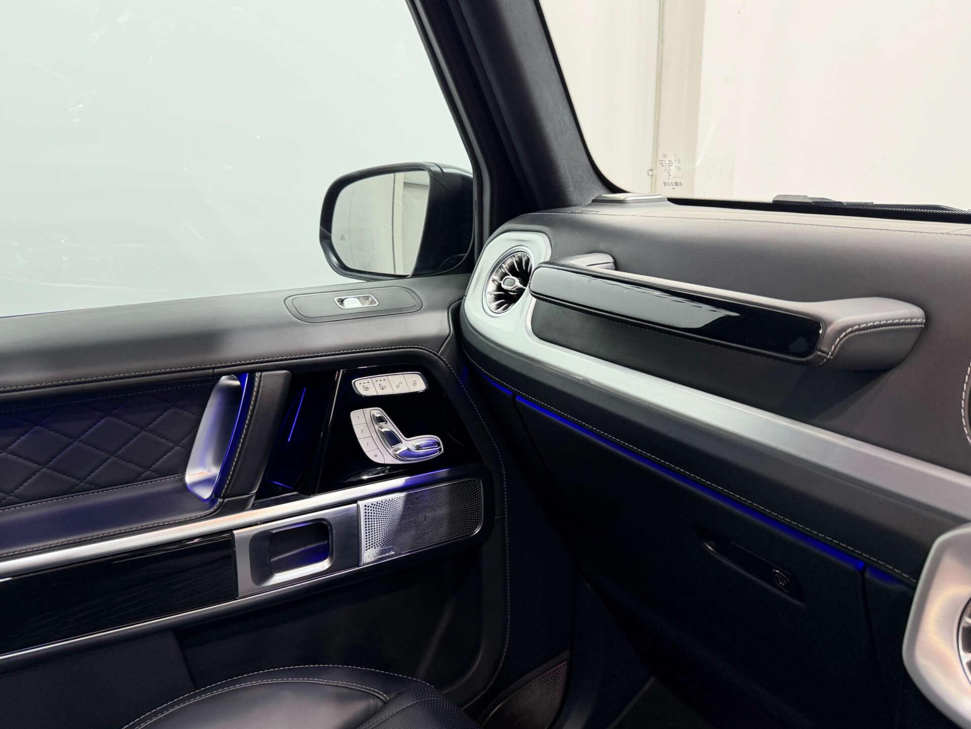 Mercedes-Benz G-Class view 43
