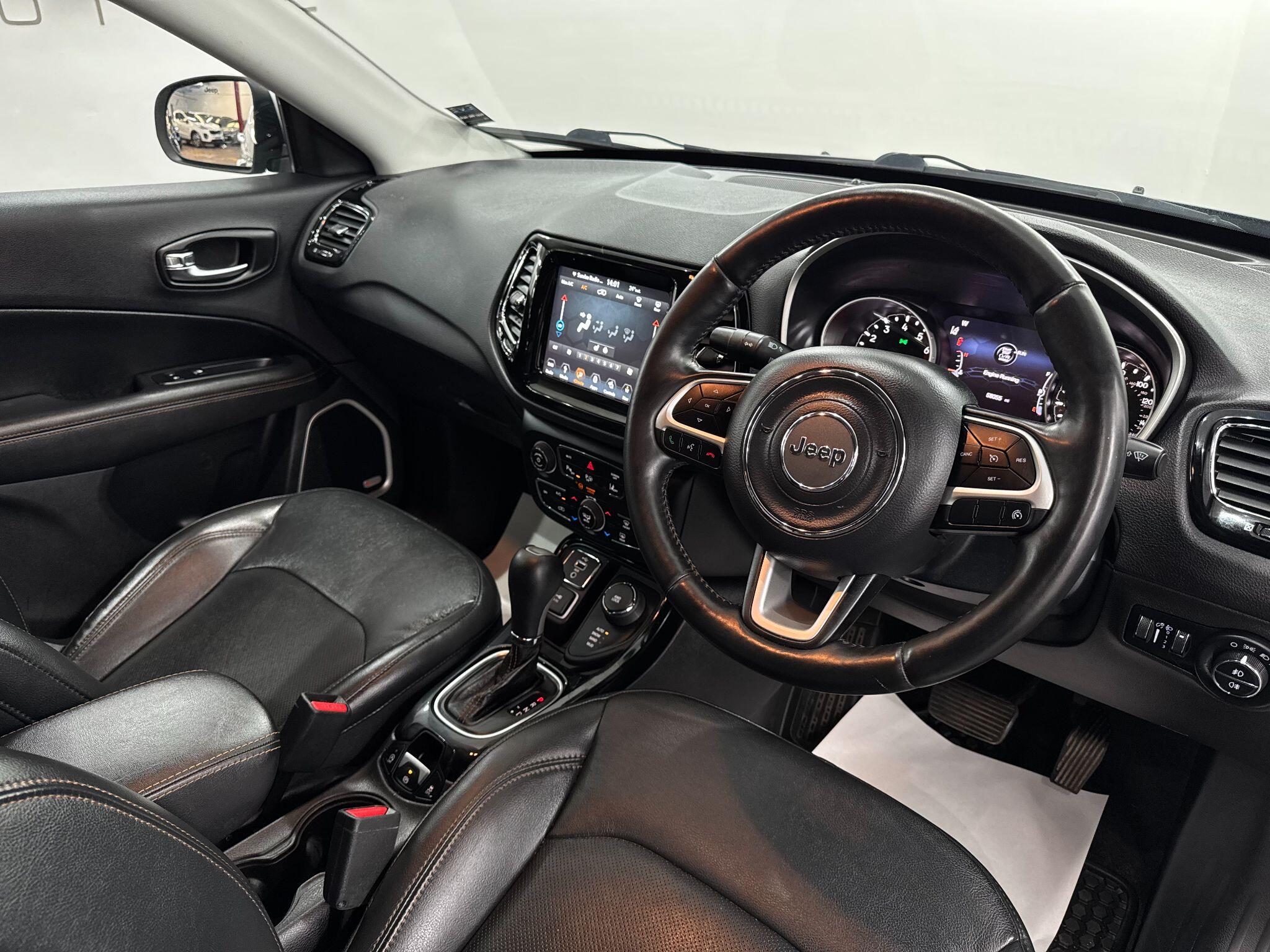 Jeep Compass view 23