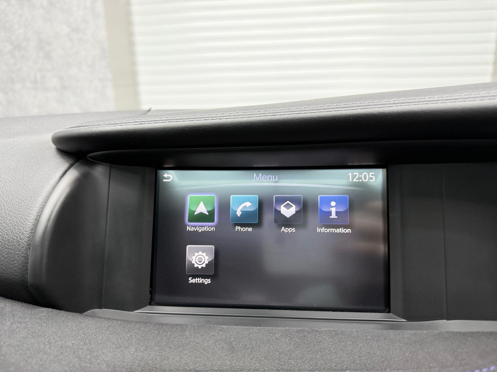 Infiniti Q30 view 14