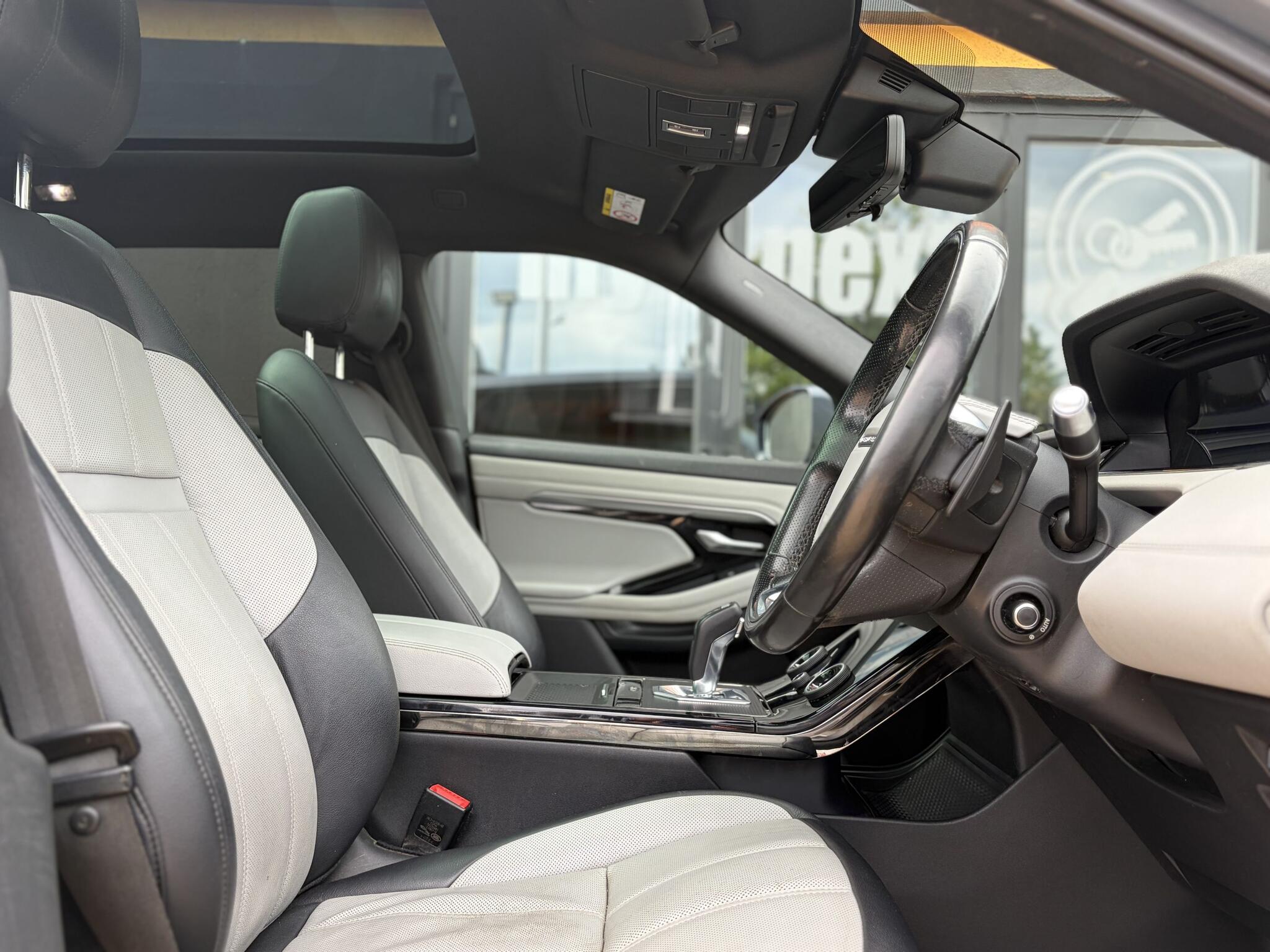 Land Rover Range Rover Evoque view 11