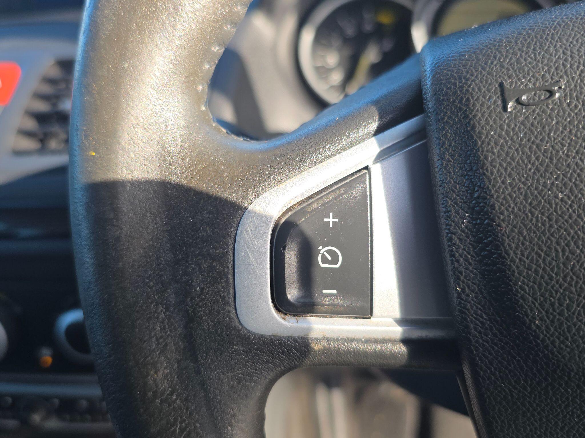 2010 Renault Megane image 33