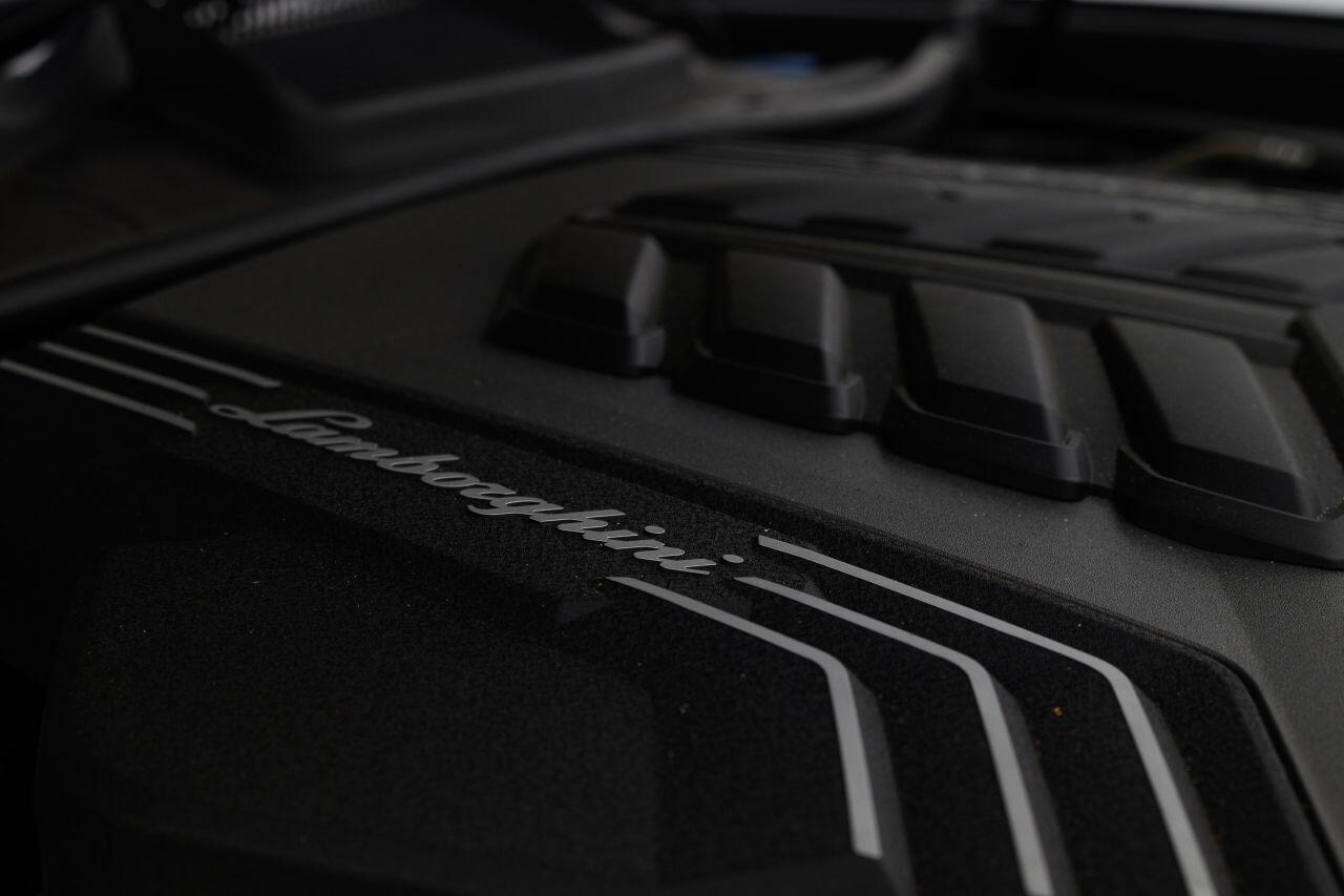 Lamborghini Urus view 24