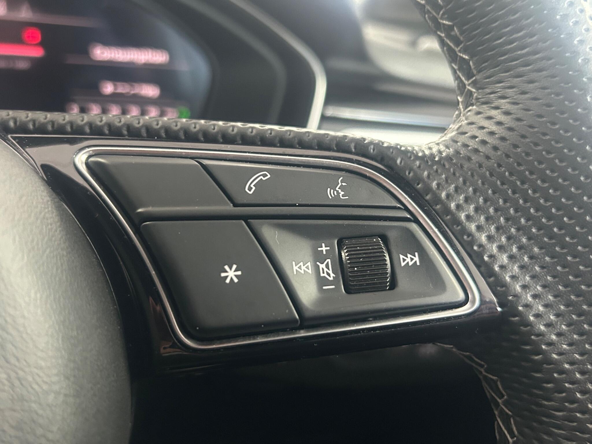 Audi S4 view 18