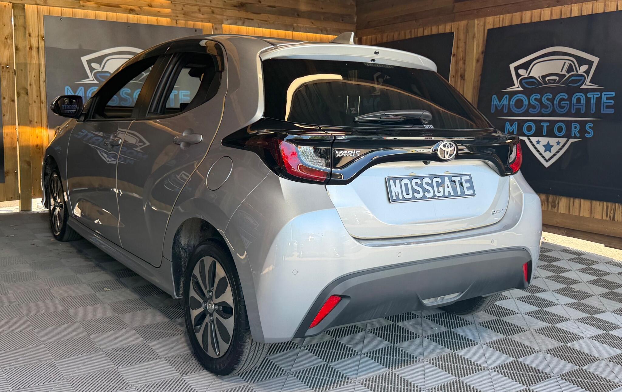 Toyota Yaris view 9