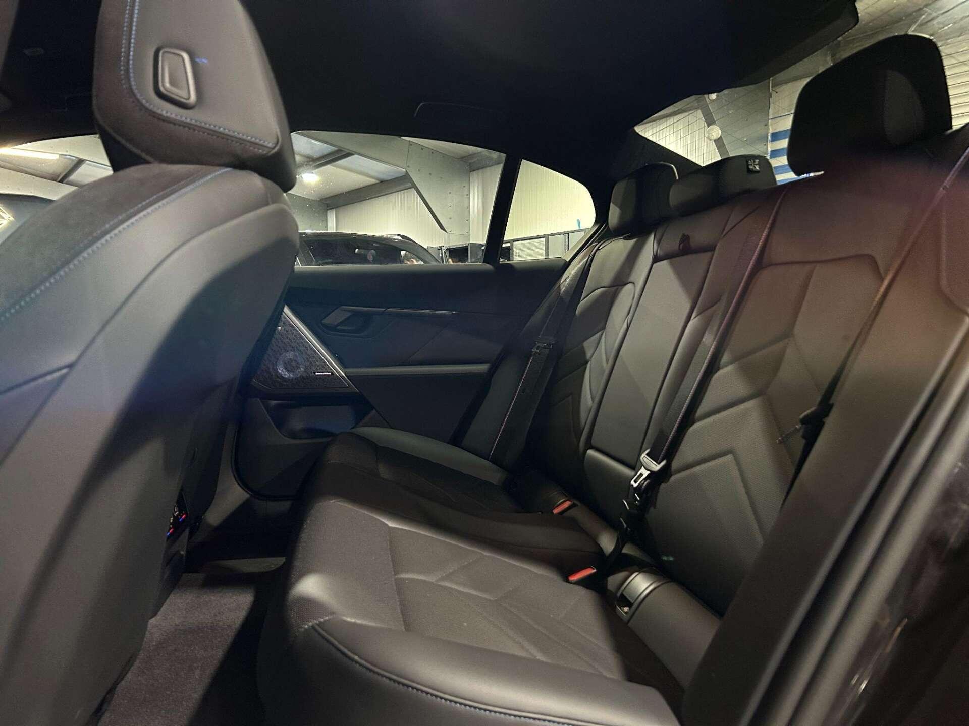 BMW I5 view 25