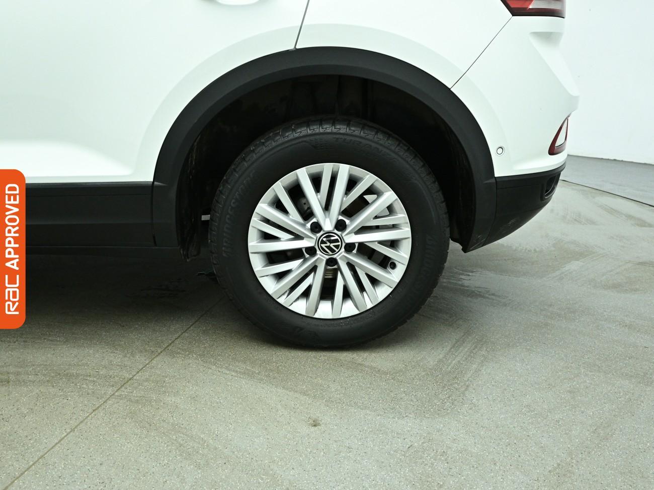 Volkswagen T-Roc view 24