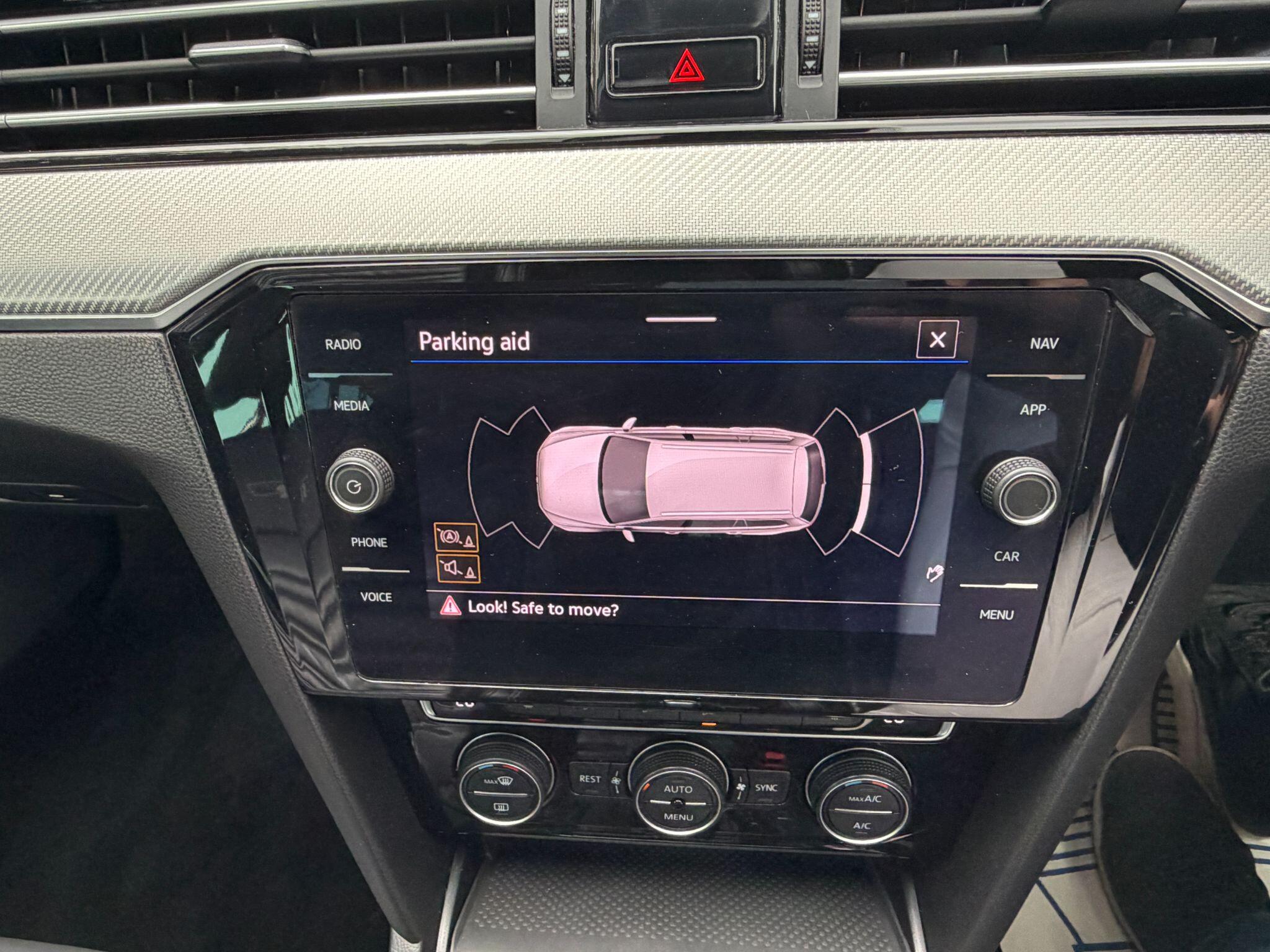 Volkswagen Passat view 17