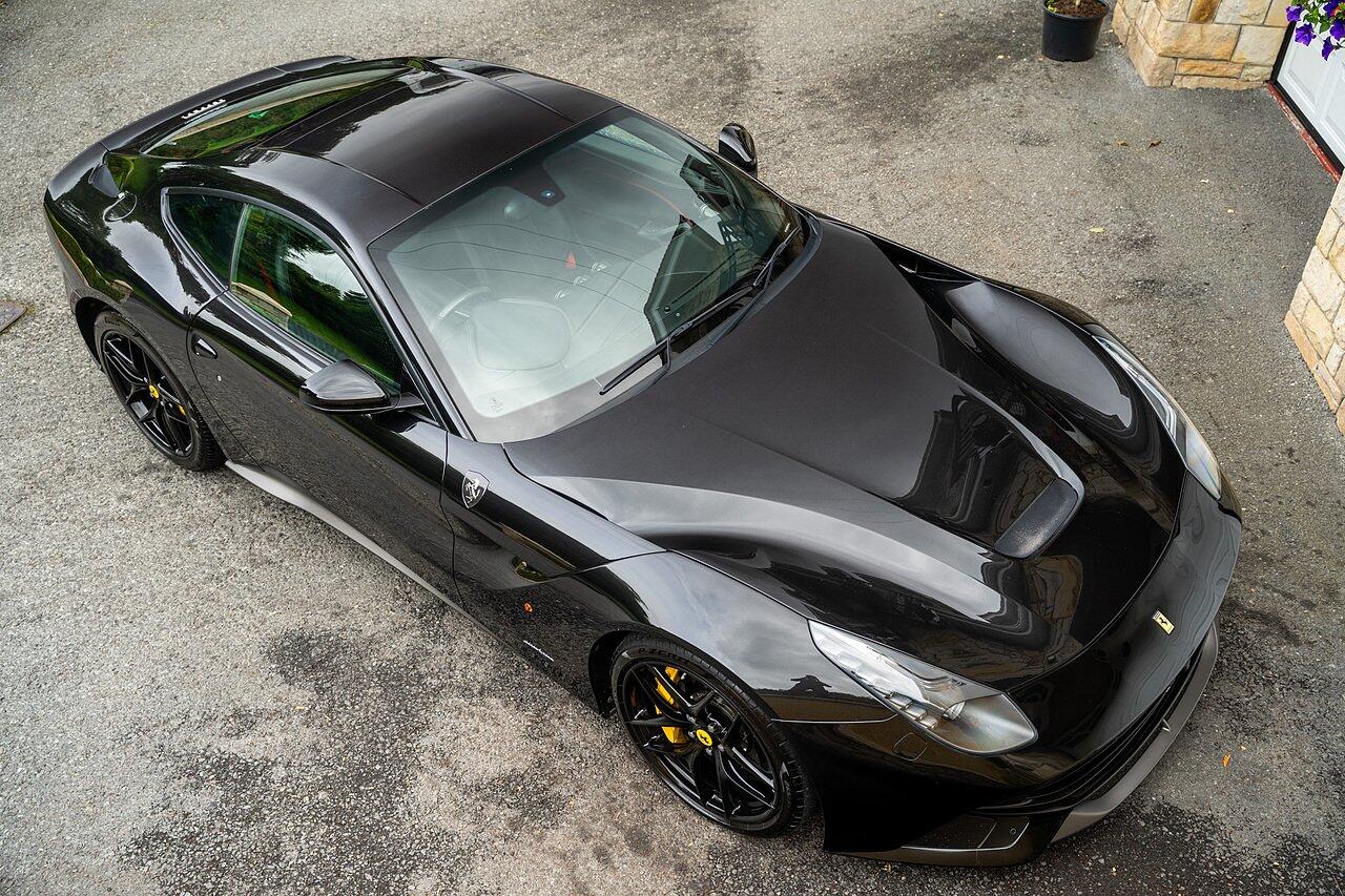Ferrari F12 view 26