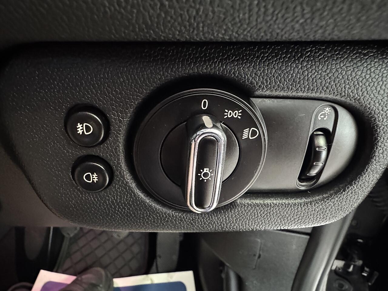 Mini Clubman view 23