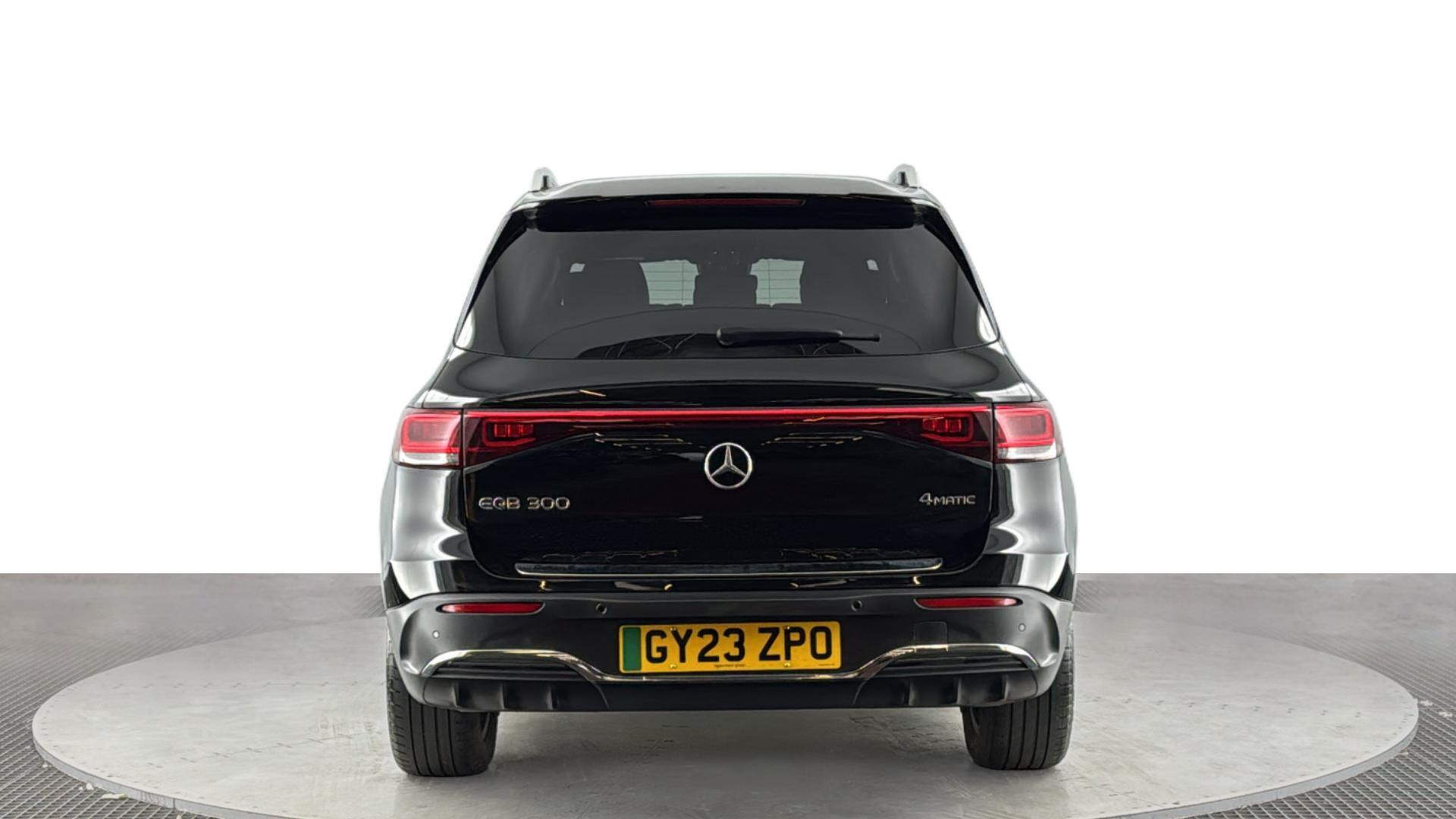 Mercedes-Benz Eqb 300 view 5
