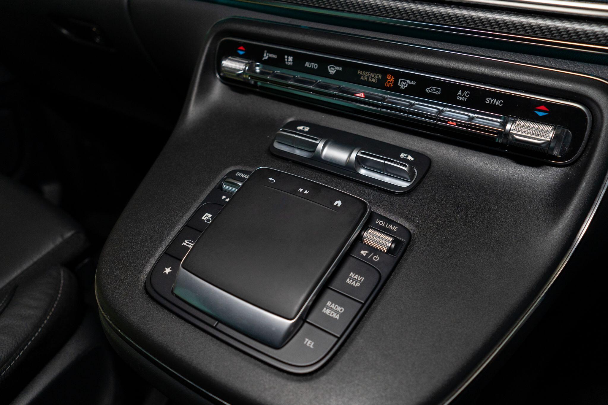 Mercedes-Benz V-Class view 31