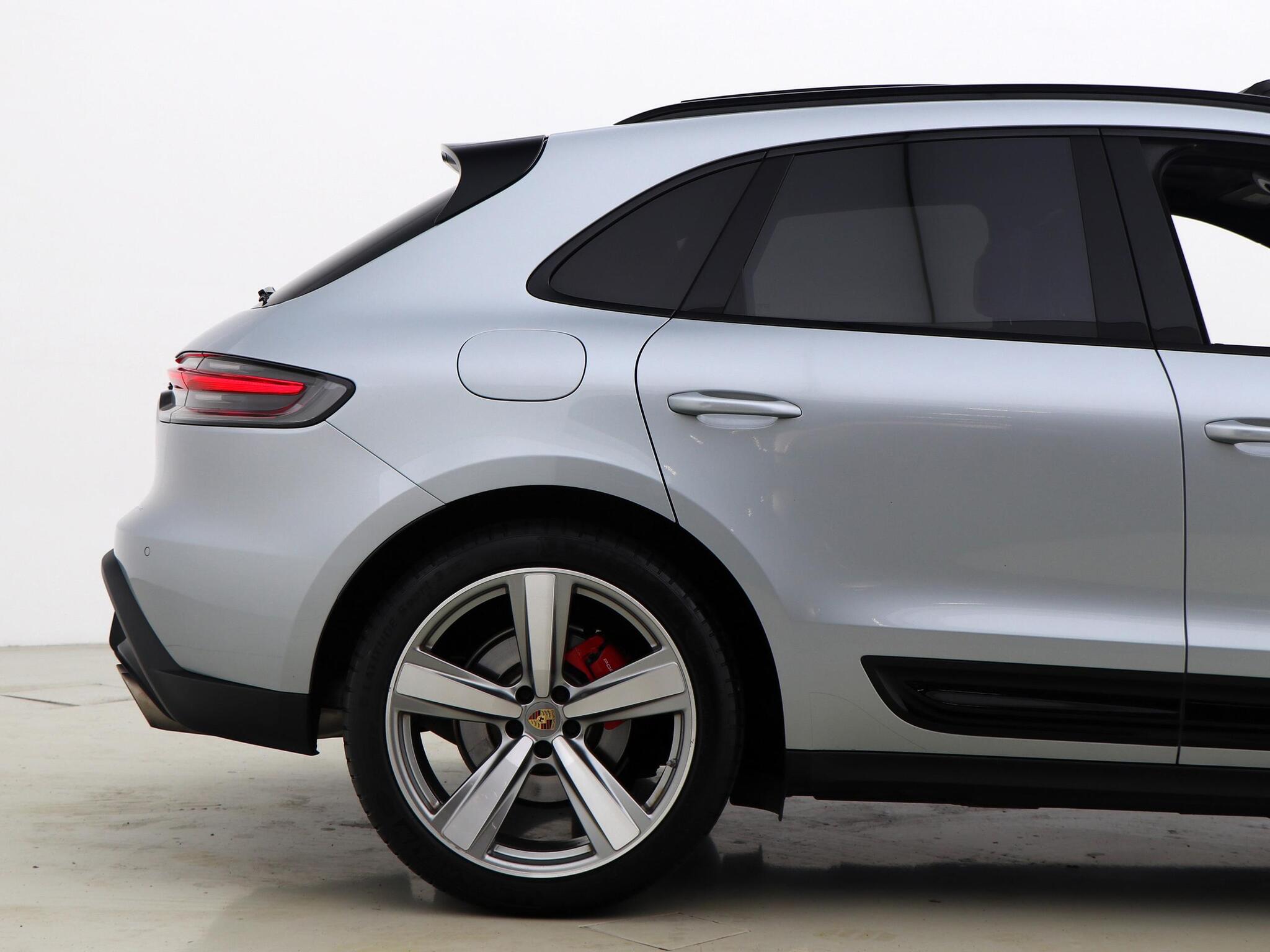 Porsche Macan view 15