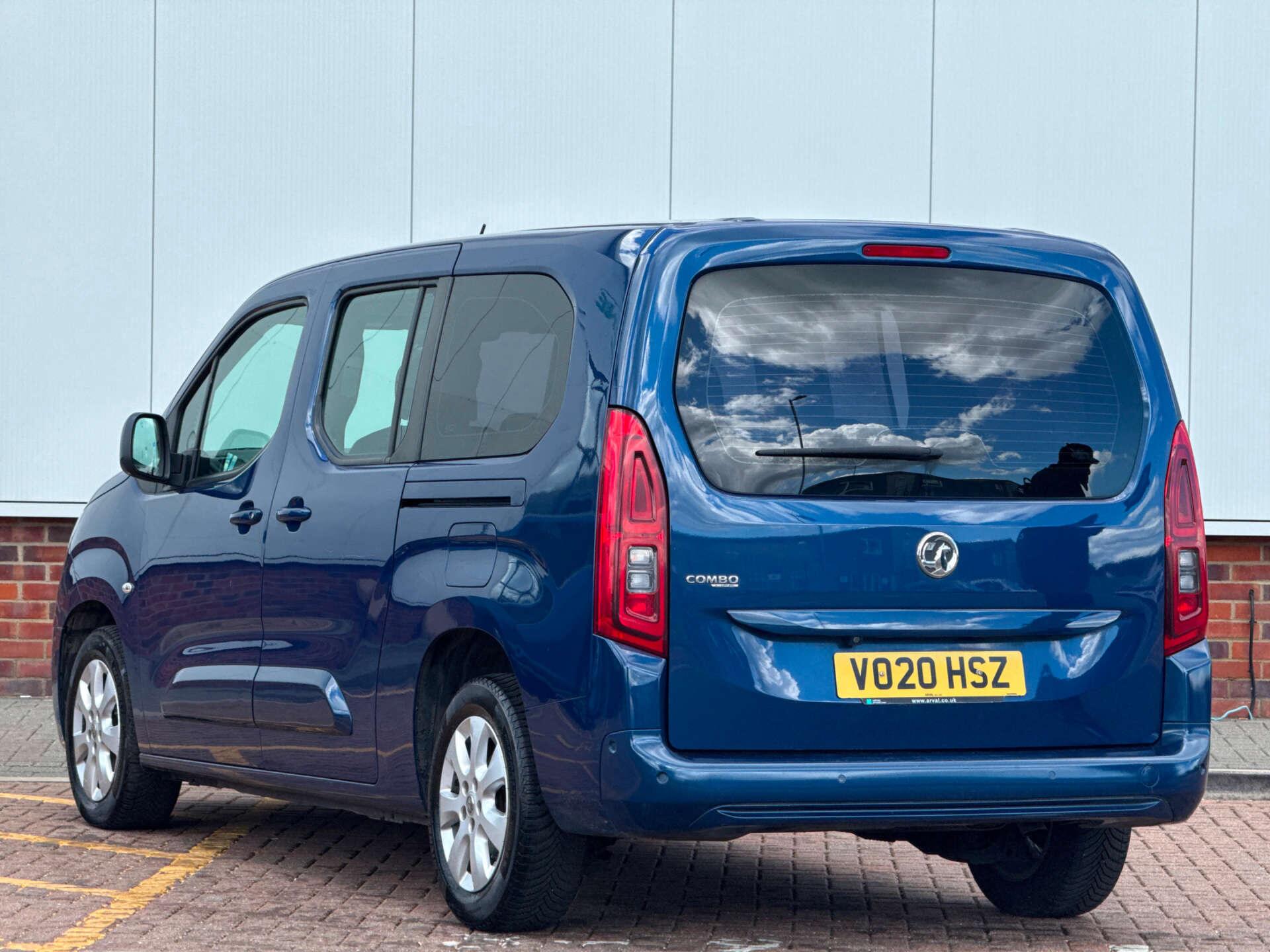Vauxhall Combo Life view 4