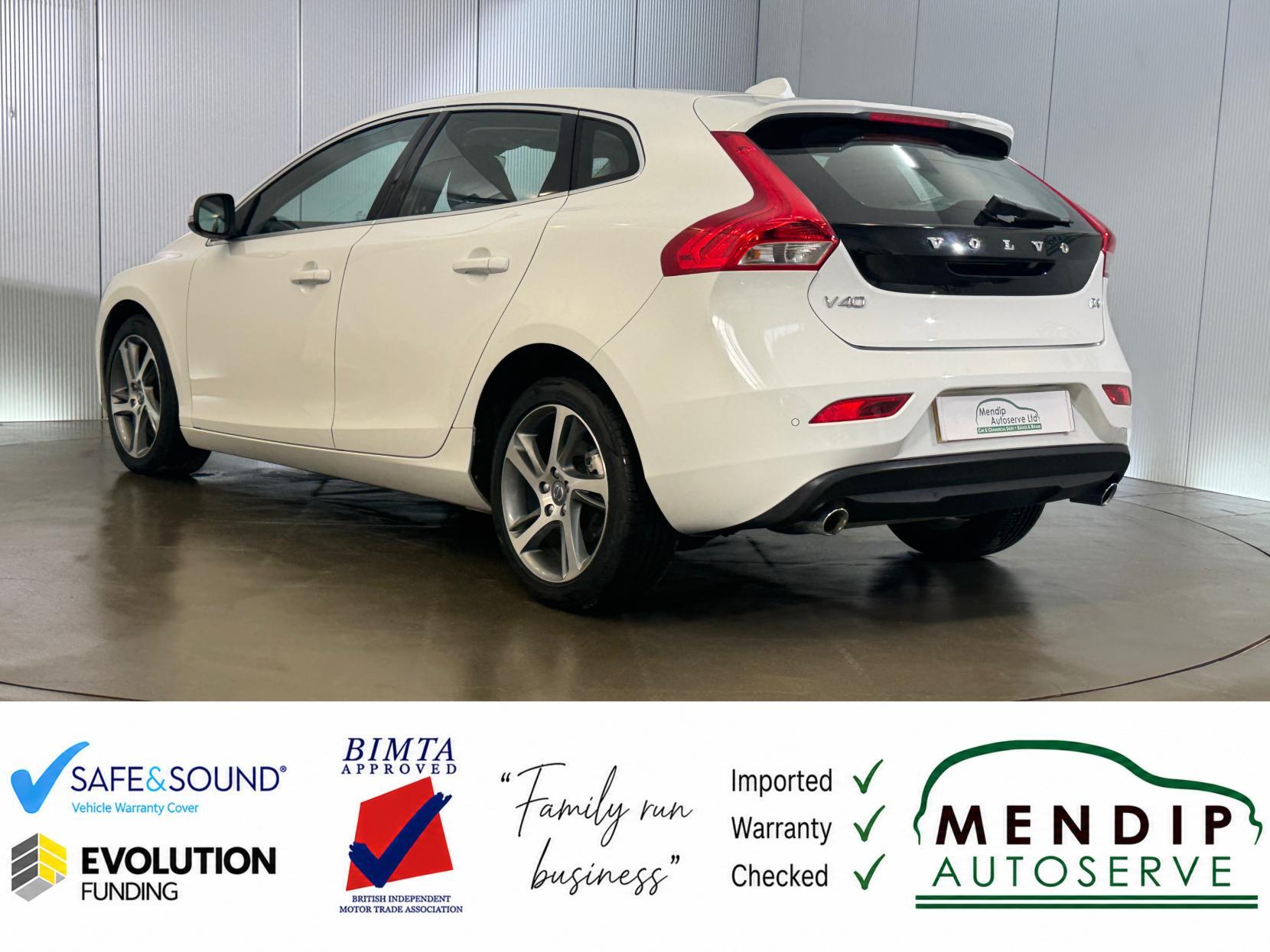 Volvo V40 view 12