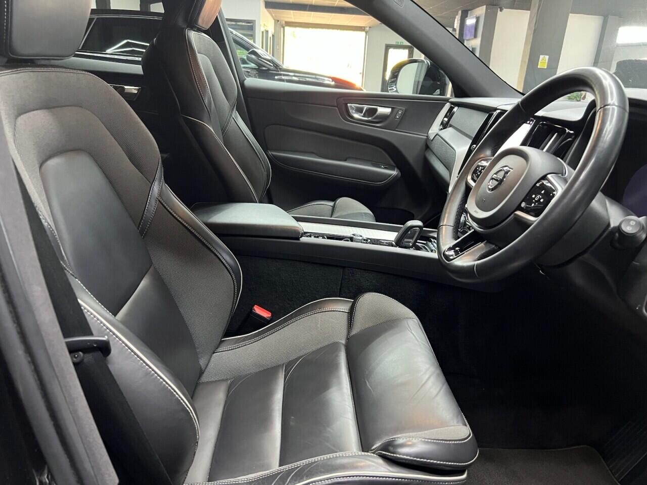 Volvo XC60 view 27