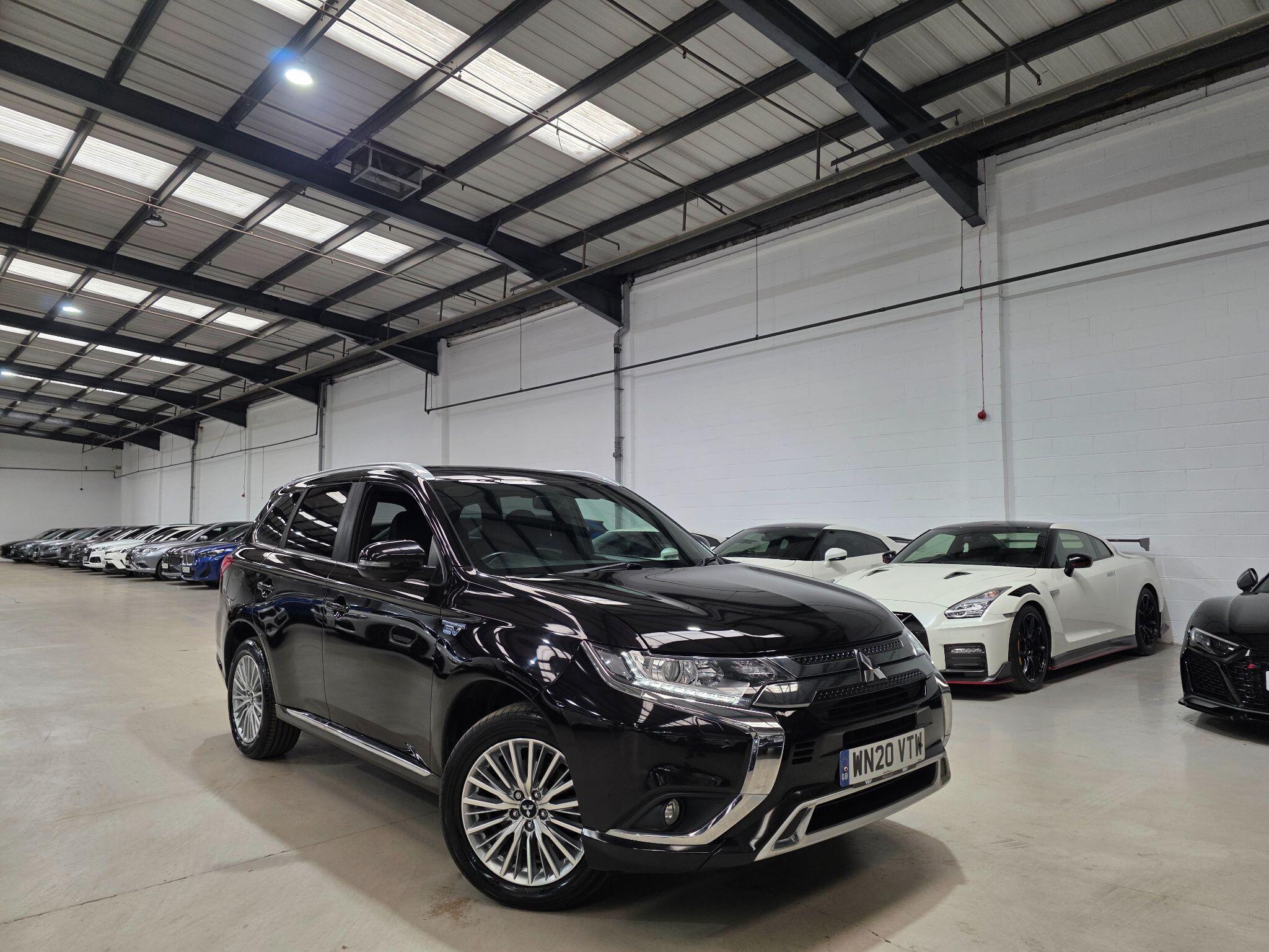 Mitsubishi Outlander view 3