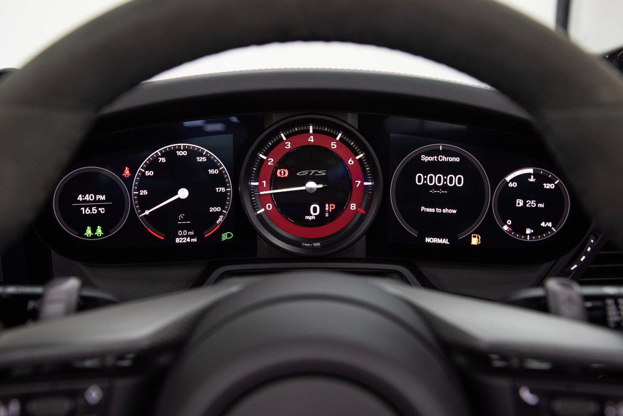 Porsche 911 view 33