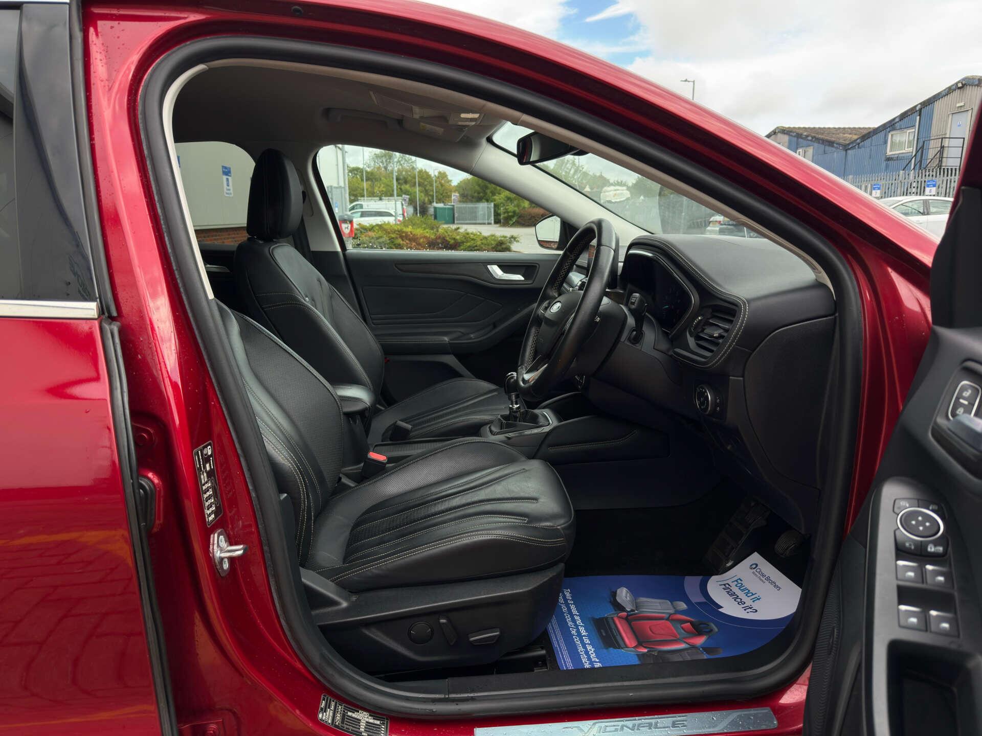 Ford Focus view 19