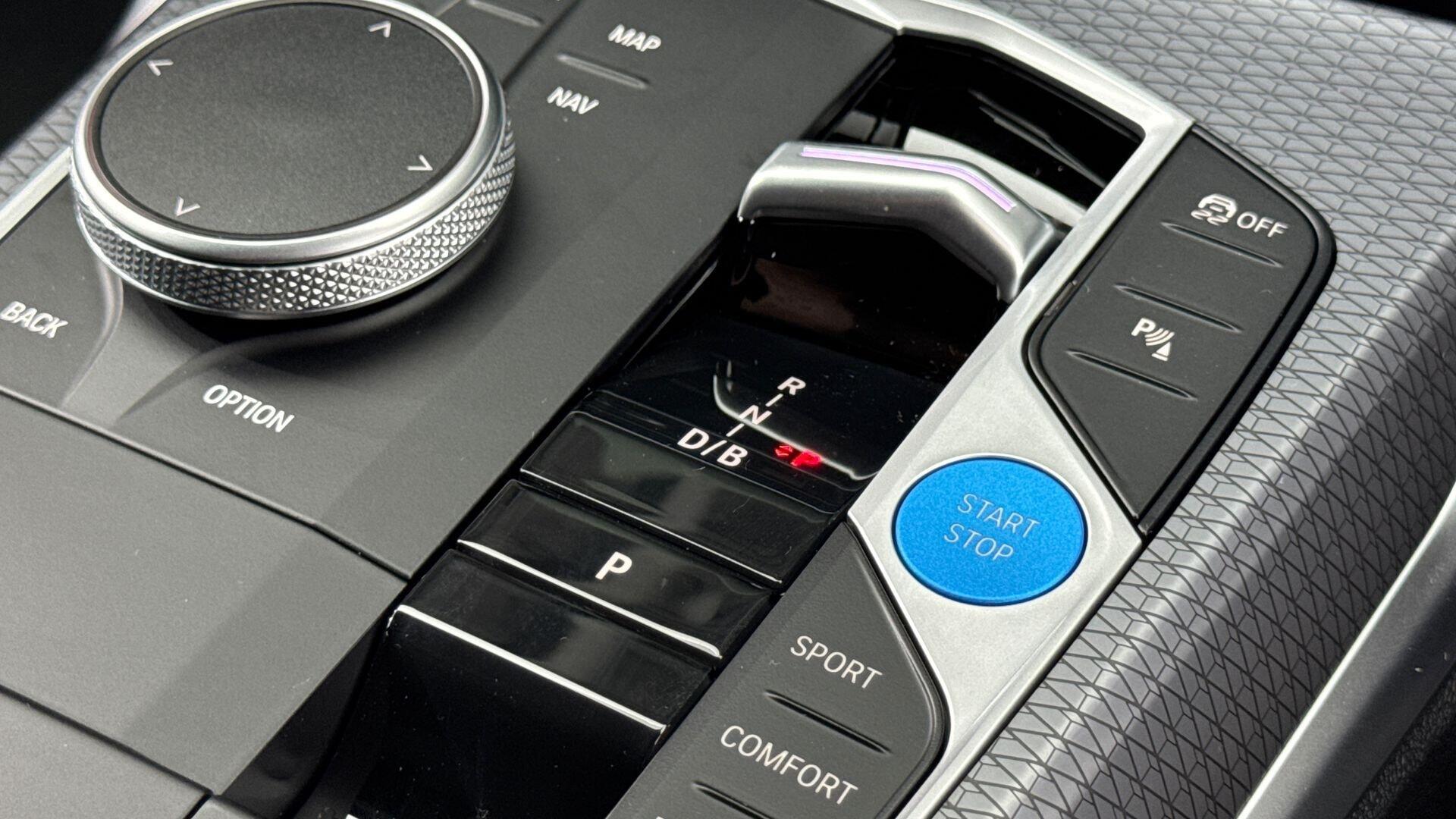 BMW i4 view 10