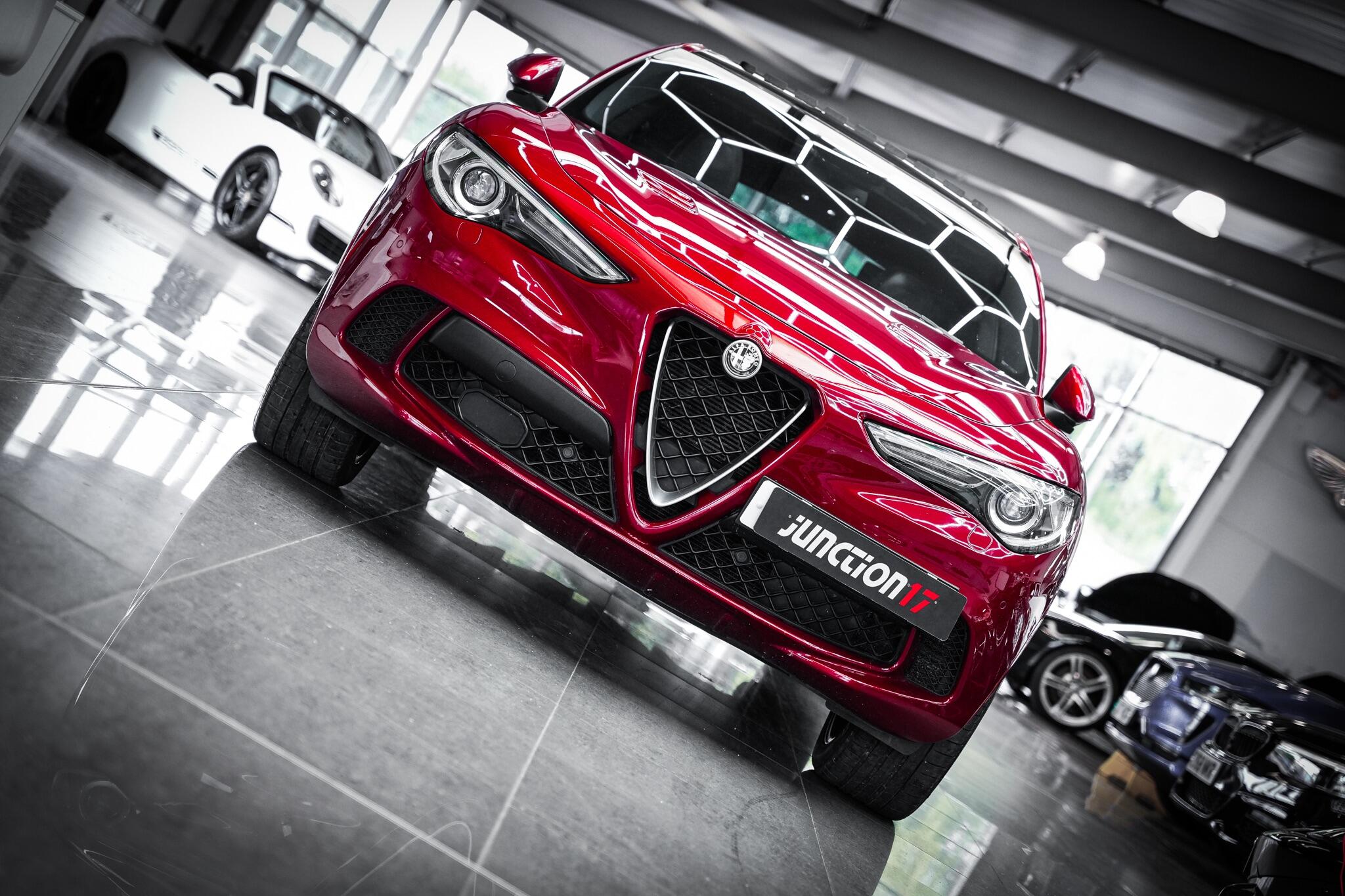 Alfa Romeo Stelvio view 4