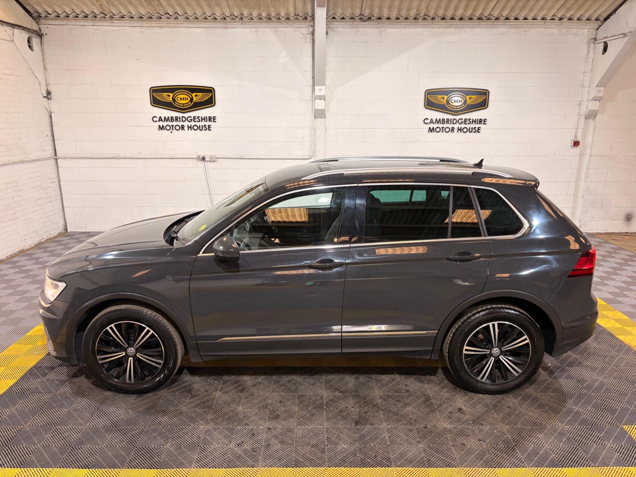 Volkswagen Tiguan view 32