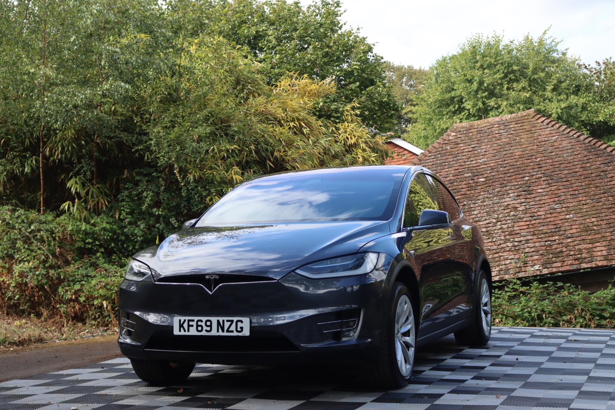 Tesla Model X view 11