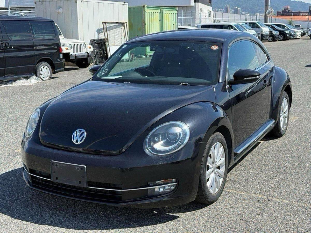 Volkswagen Beetle view 3