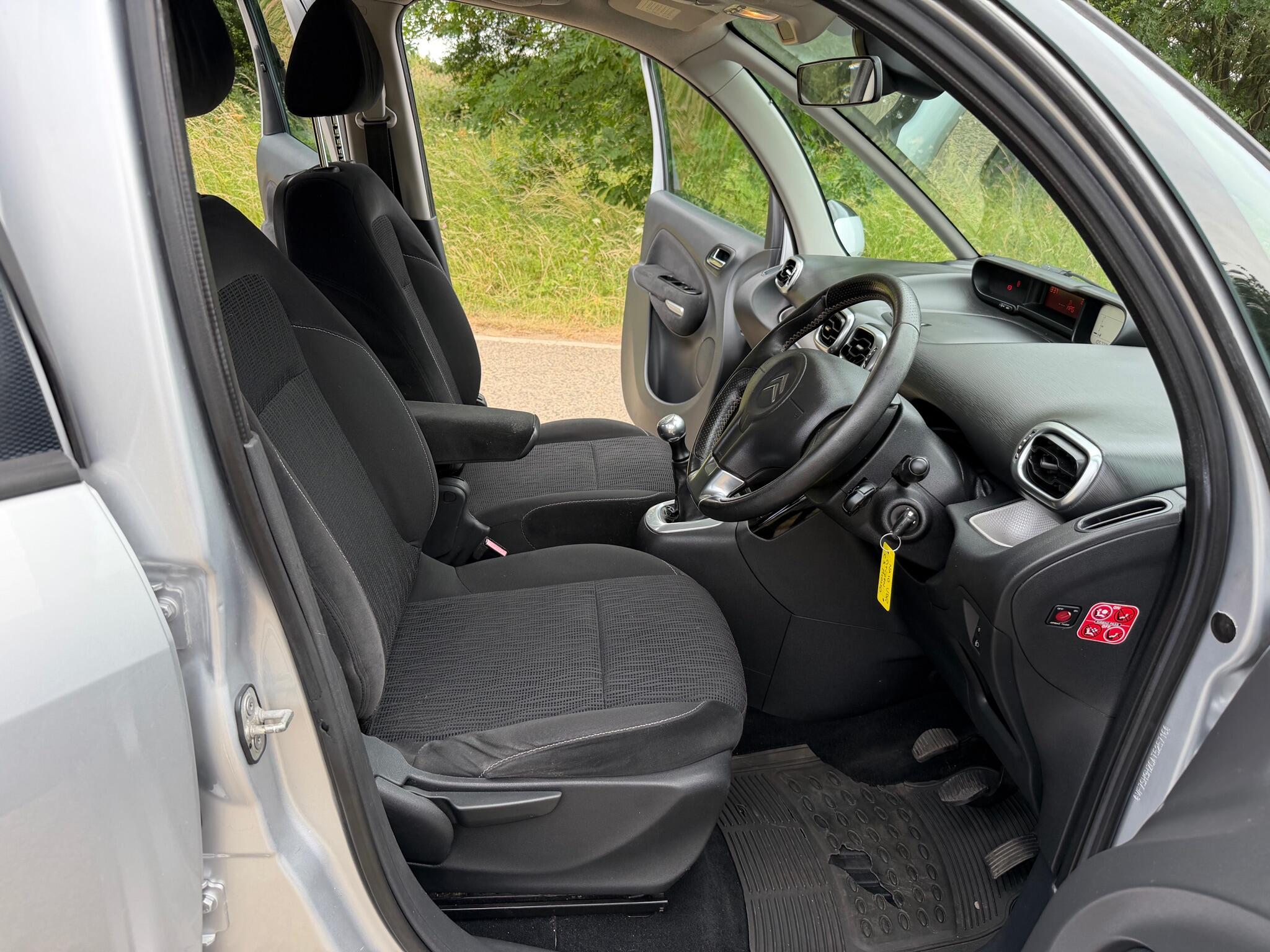 Citroen C3 Picasso view 6