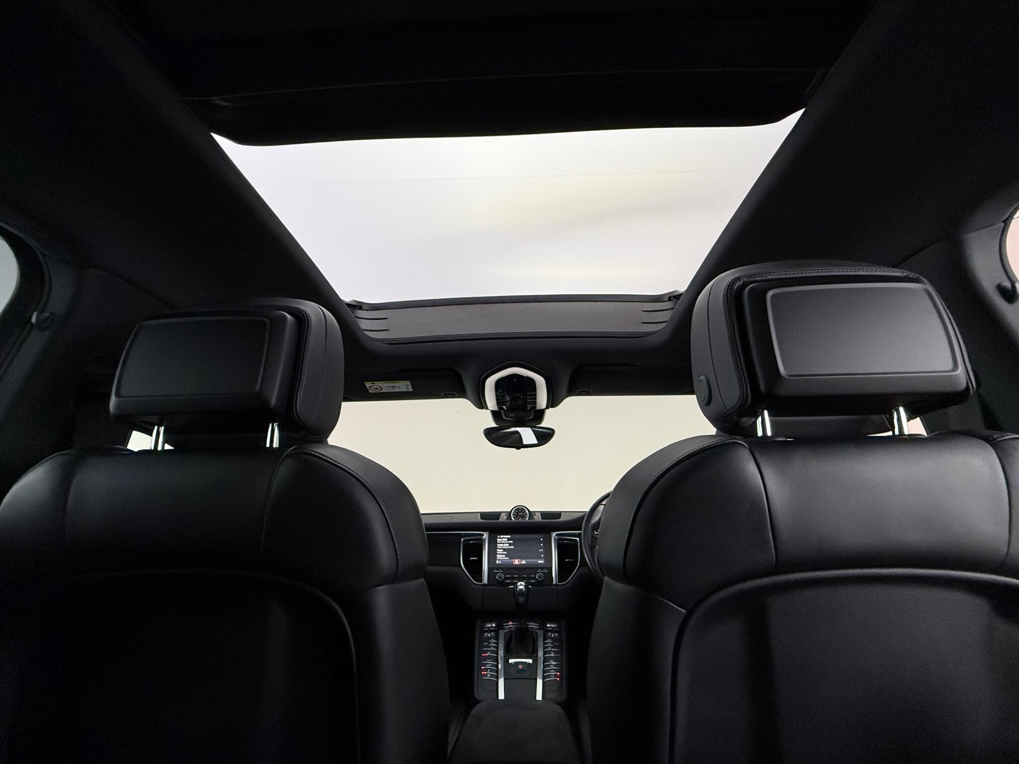 Porsche Macan view 57