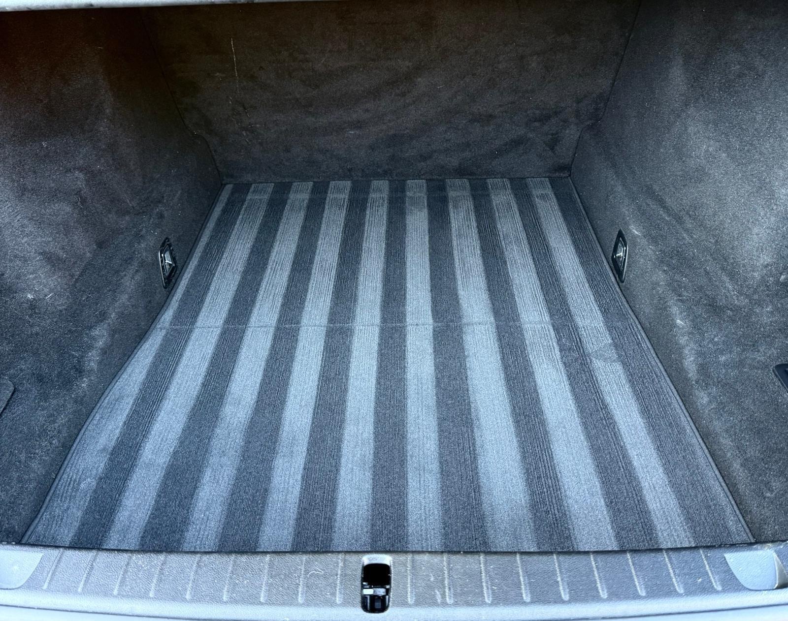 BMW 7 Series view 38
