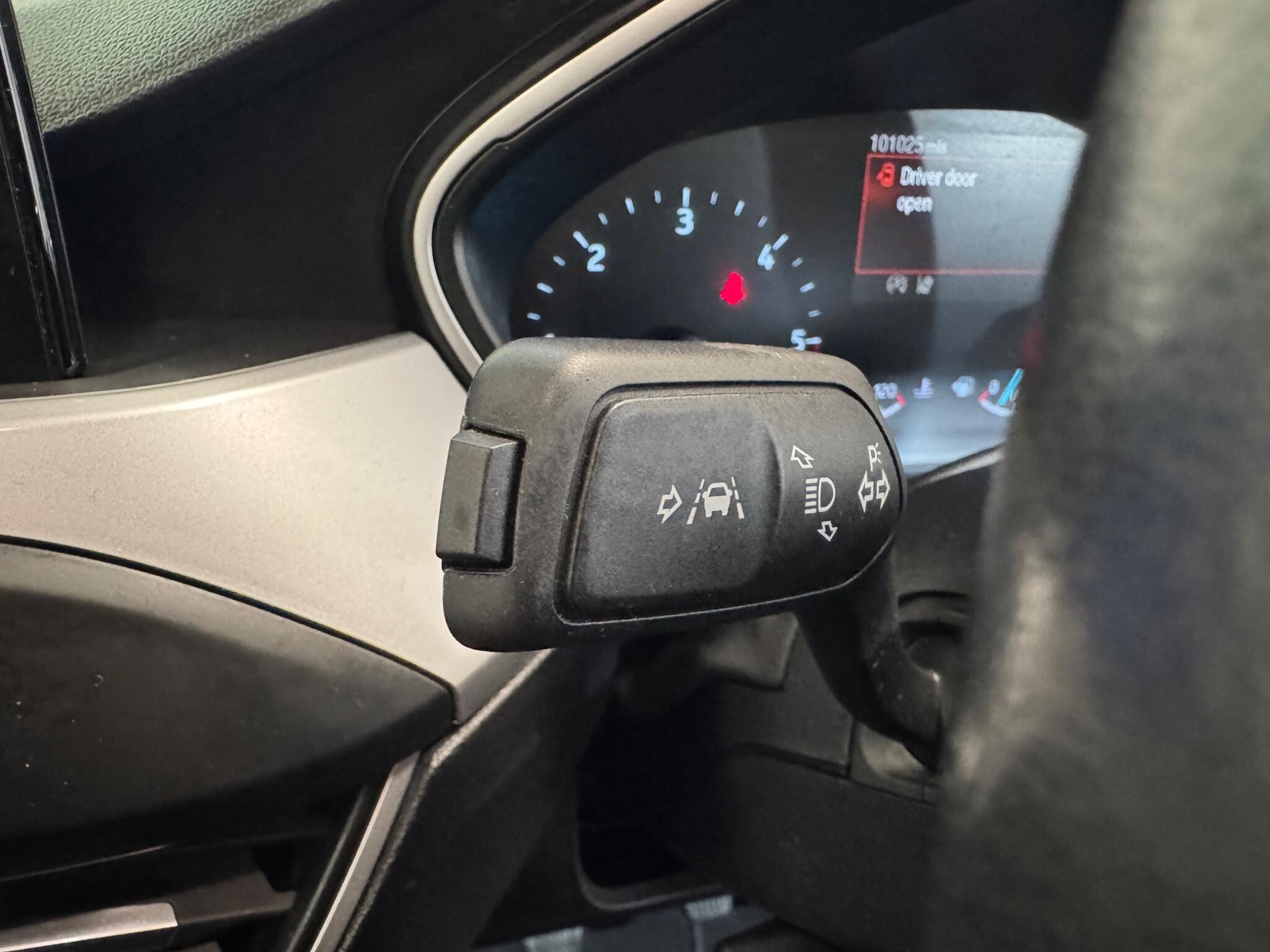 Ford Focus view 14