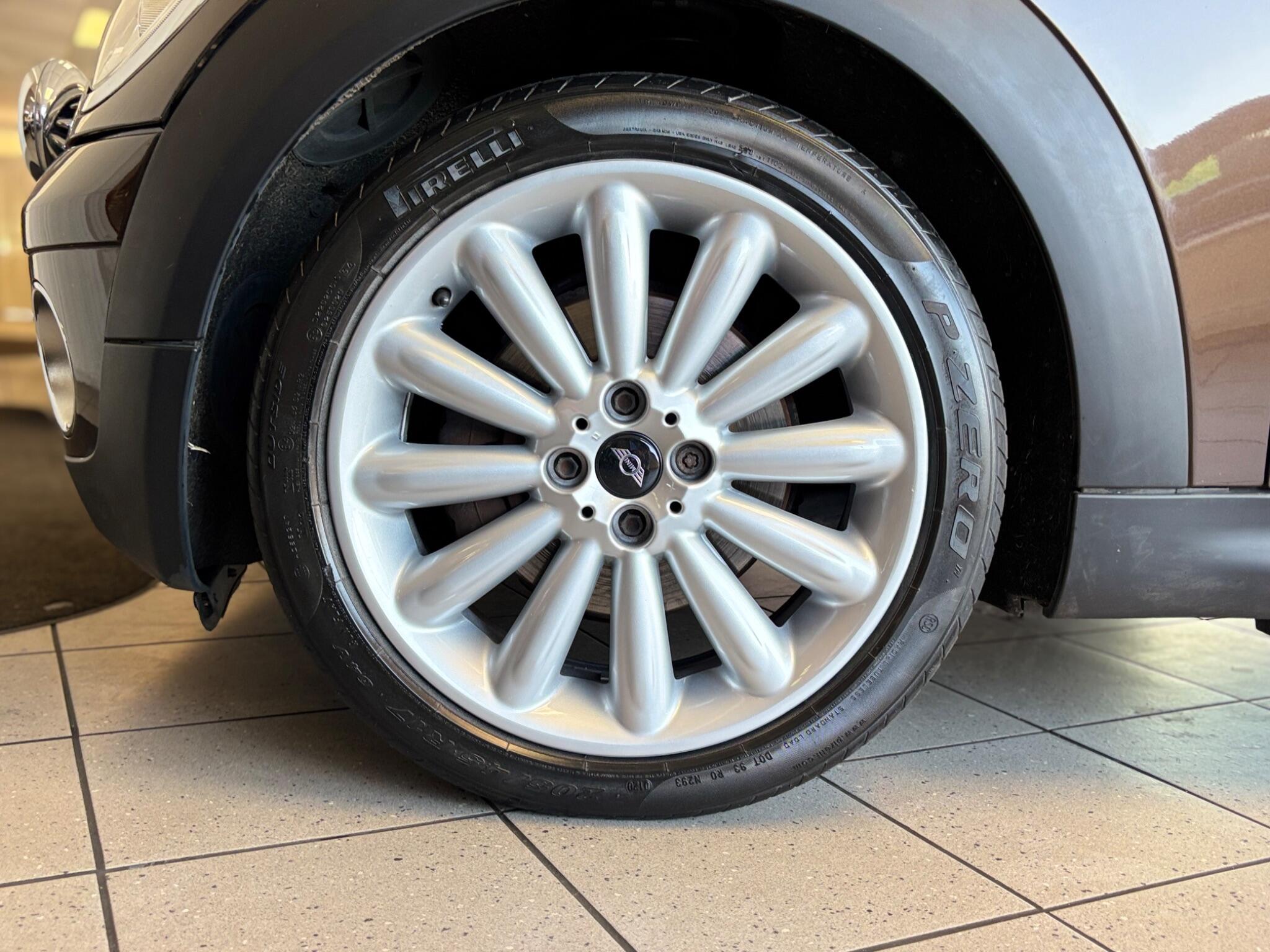 Mini Hatch view 19