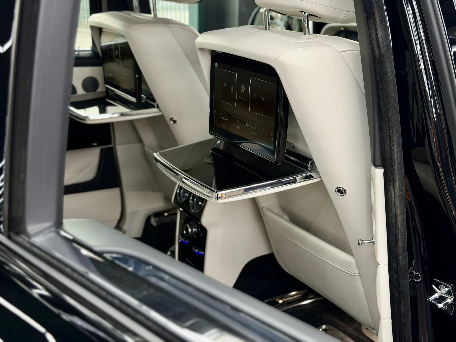 Rolls-Royce Cullinan view 70