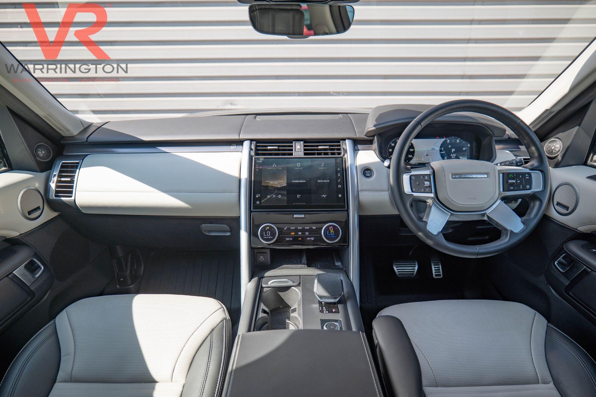 Land Rover Discovery 3 view 2