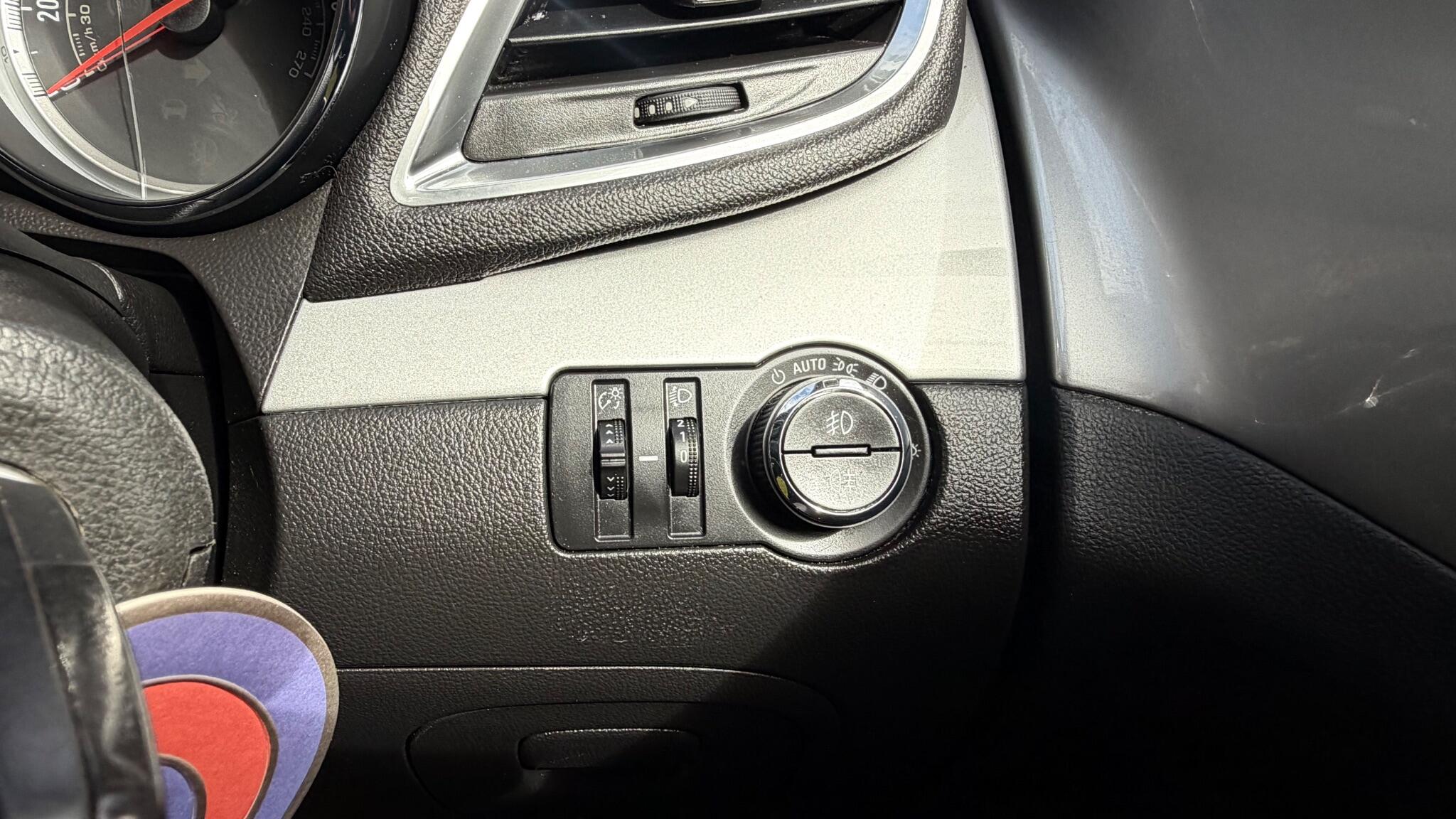 Vauxhall Mokka view 35