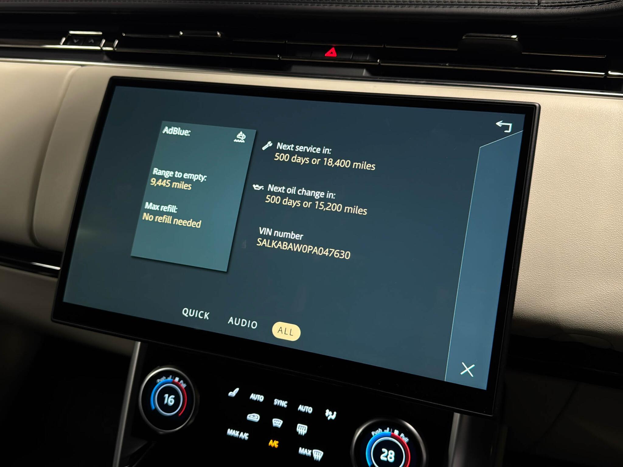 Land Rover Range Rover view 64