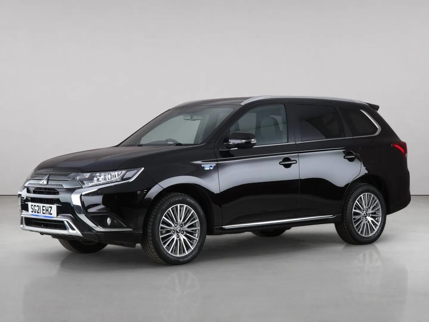 Mitsubishi Outlander view 2
