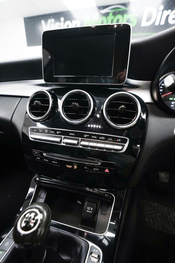 Mercedes-Benz C-Class view 18