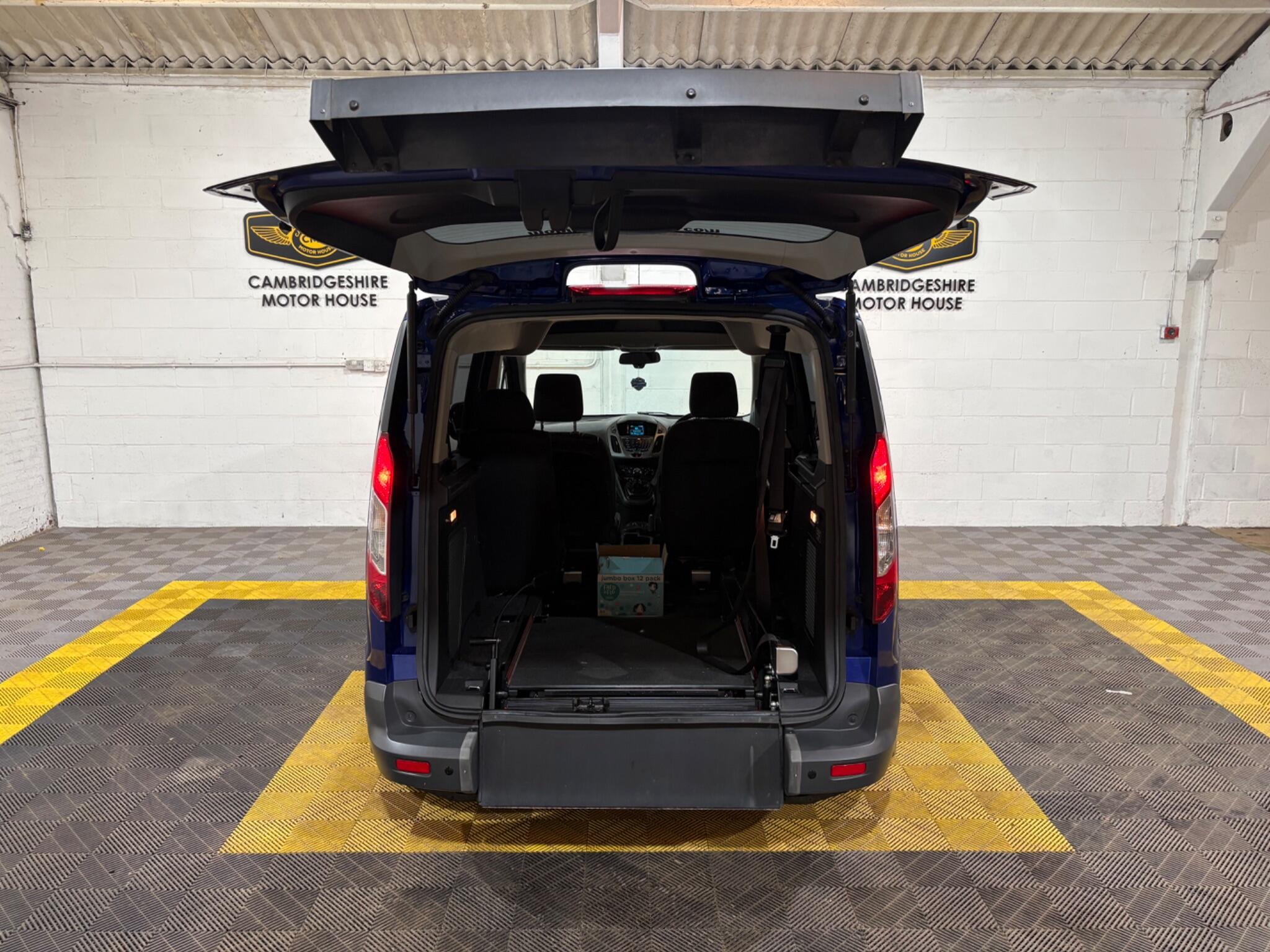 Ford Tourneo Connect view 53