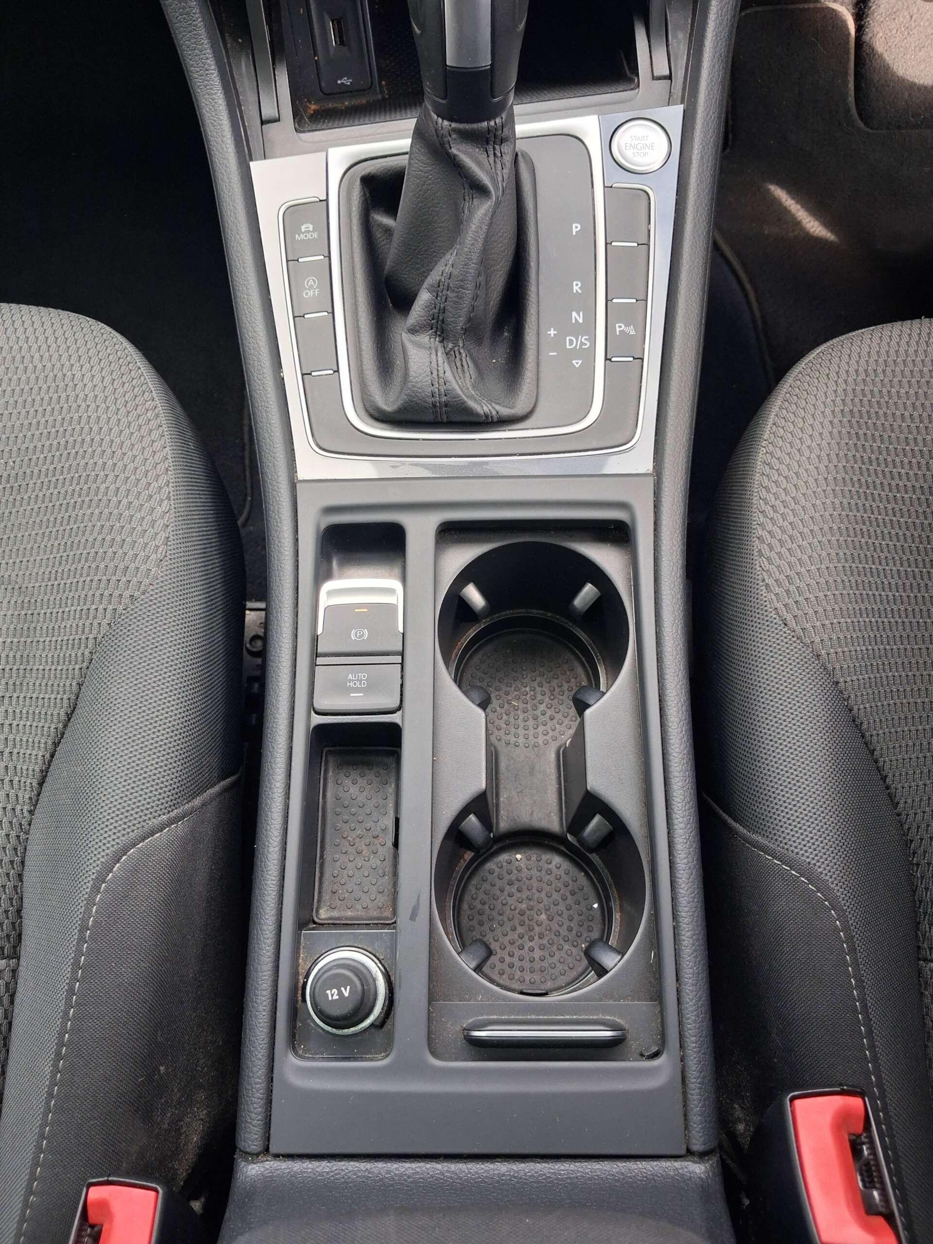 Volkswagen Golf view 42