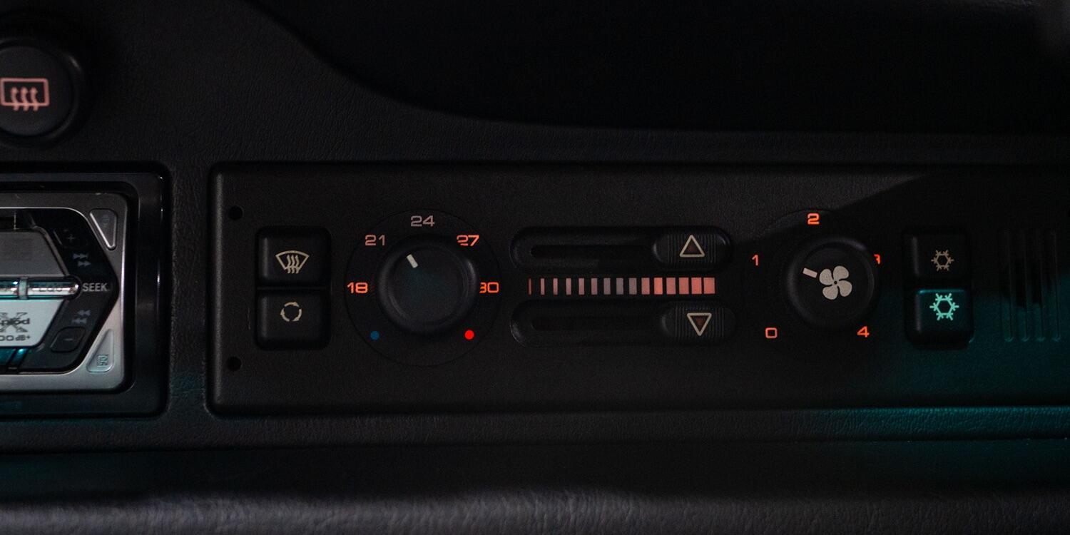Porsche 911 view 32