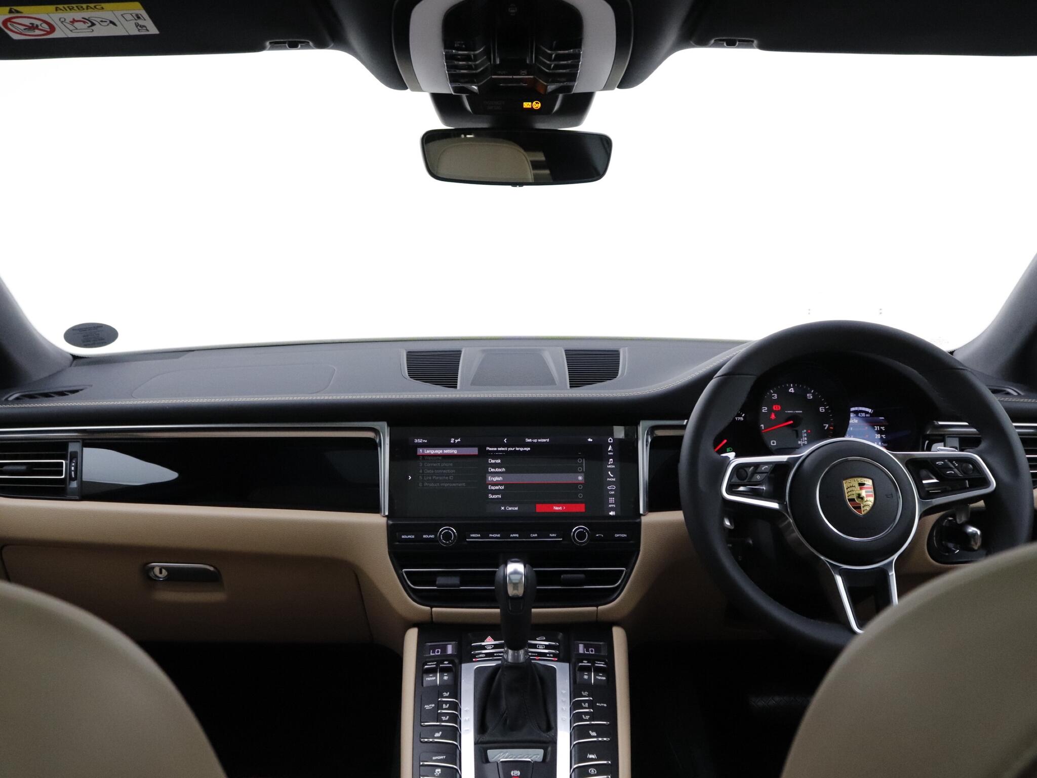 Porsche Macan view 17