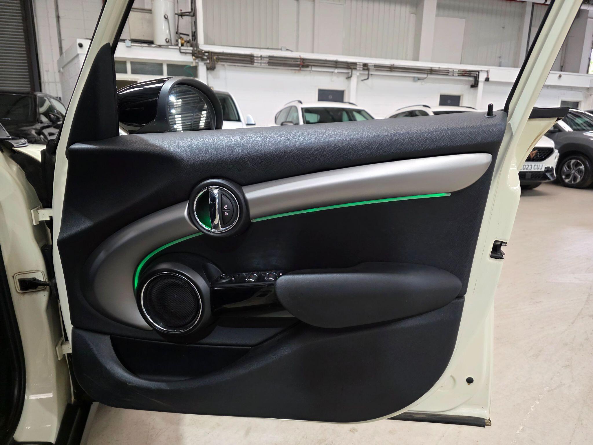Mini Hatch view 13