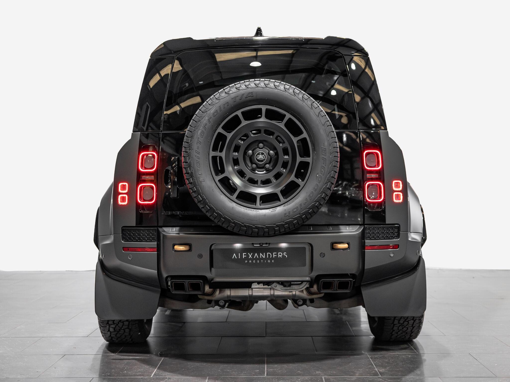 Land Rover Defender view 10