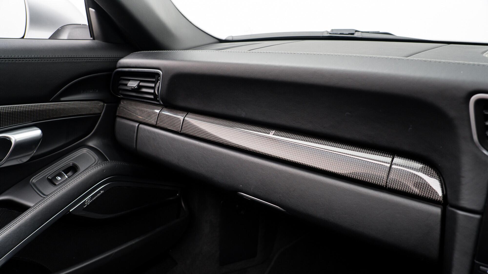 Porsche 911 view 51