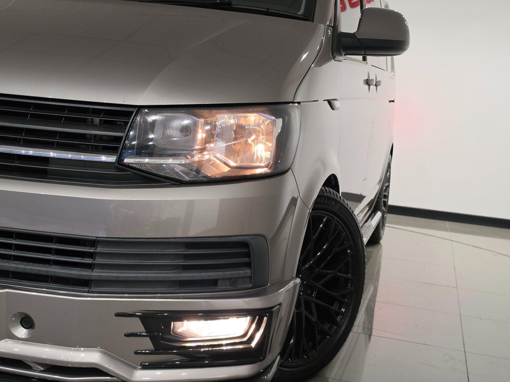 Volkswagen Transporter view 26